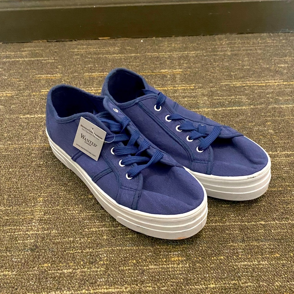 Wanted Women’s Blue Canvas Sneakers Size 8 Memory Foam Footwear Worn three times